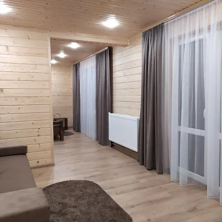 з двома спальнями і кухнею