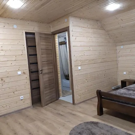 з двома спальнями і кухнею Jaremtsje