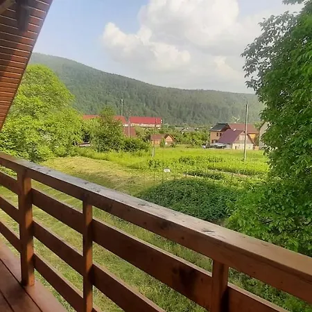 з двома спальнями і кухнею *