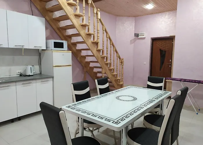 з двома спальнями і кухнею Apartment