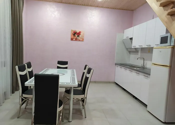з двома спальнями і кухнею Apartment Yaremche