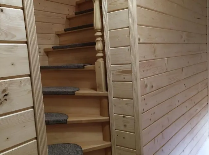 Apartment з двома спальнями і кухнею *