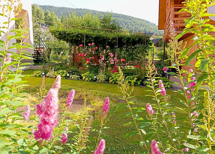 з двома спальнями і кухнею Apartment