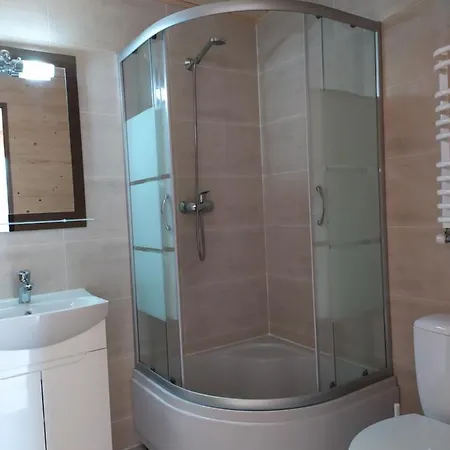 з двома спальнями і кухнею Apartment Jaremtsche