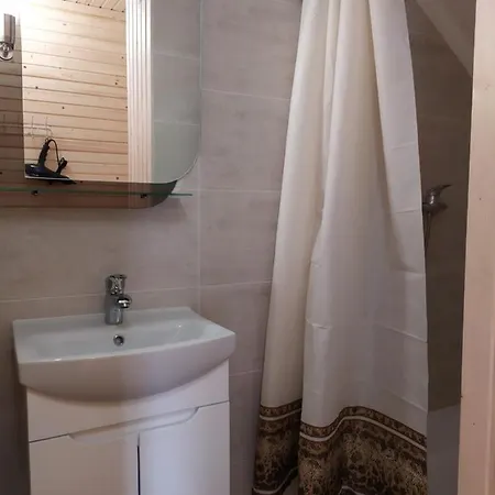 з двома спальнями і кухнею Apartment